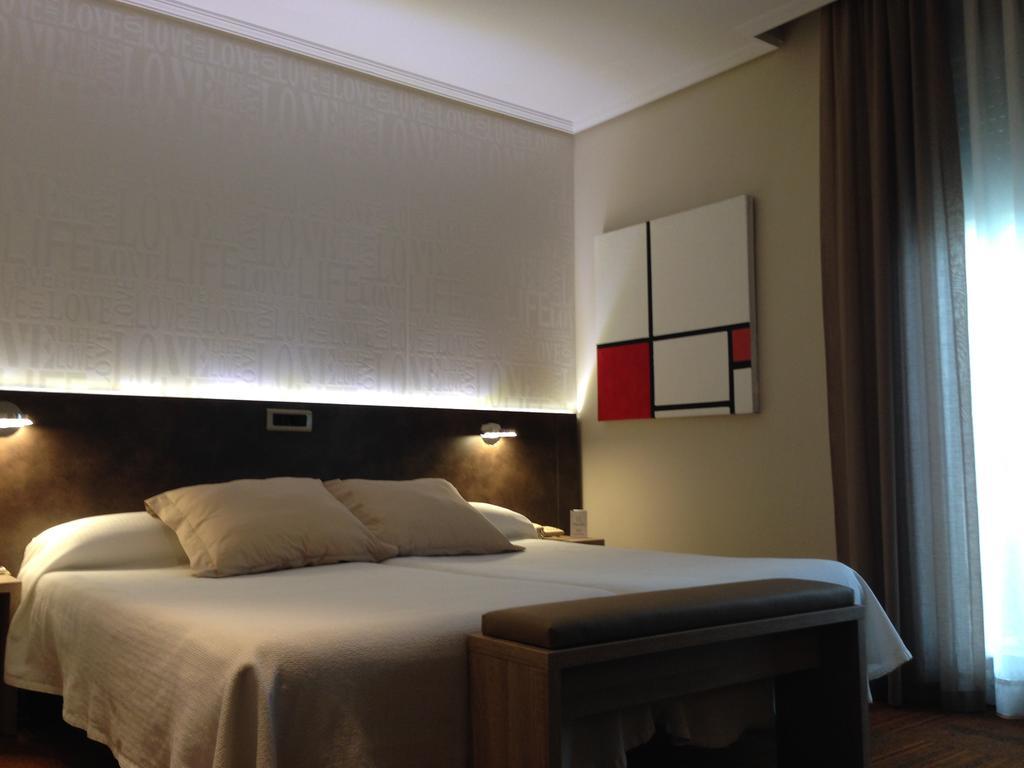 Double or Twin Room,1214709085:JPEG