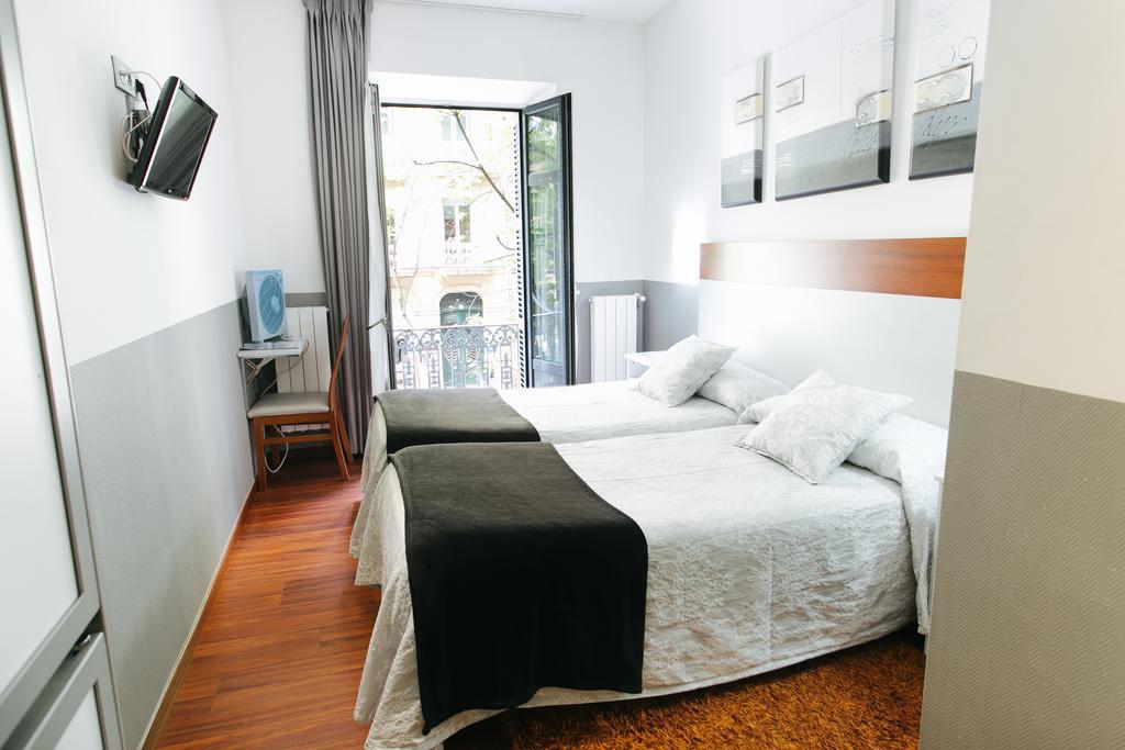 Double or Twin Room Cathedral Views