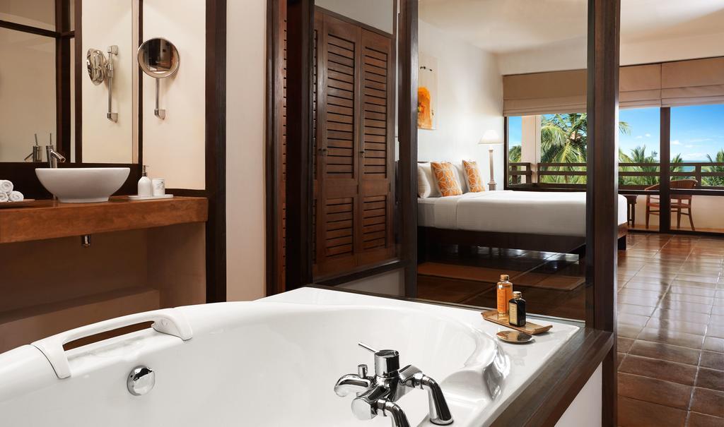 Deluxe Double Room Sea View at Center Point Black Coral & at Seaside Social restaurants
