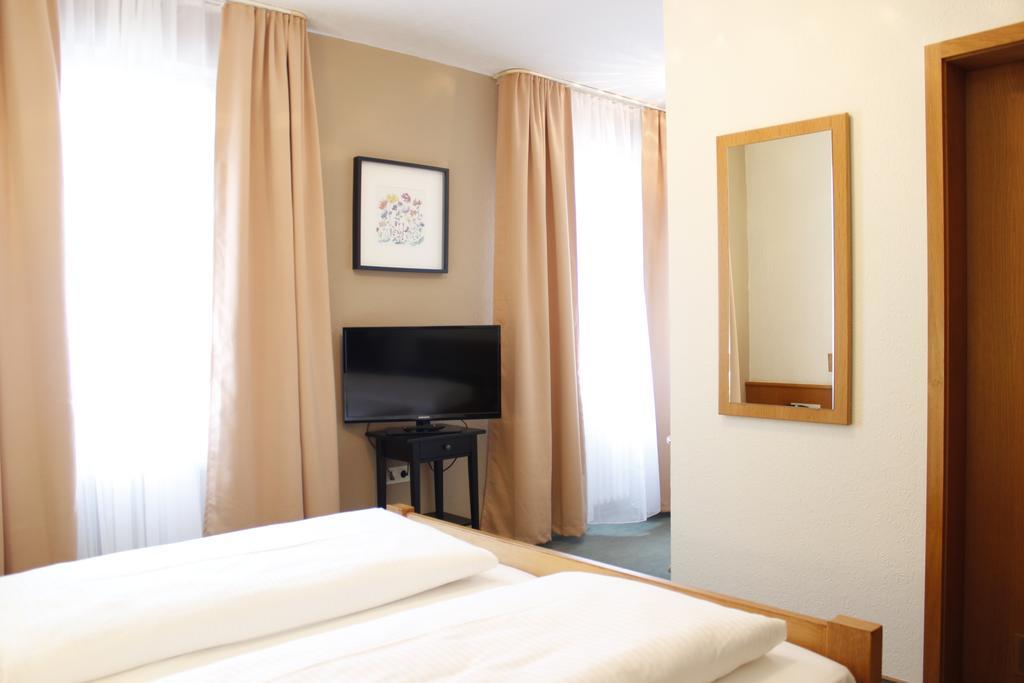 Economy Double Room,343595689:JPEG