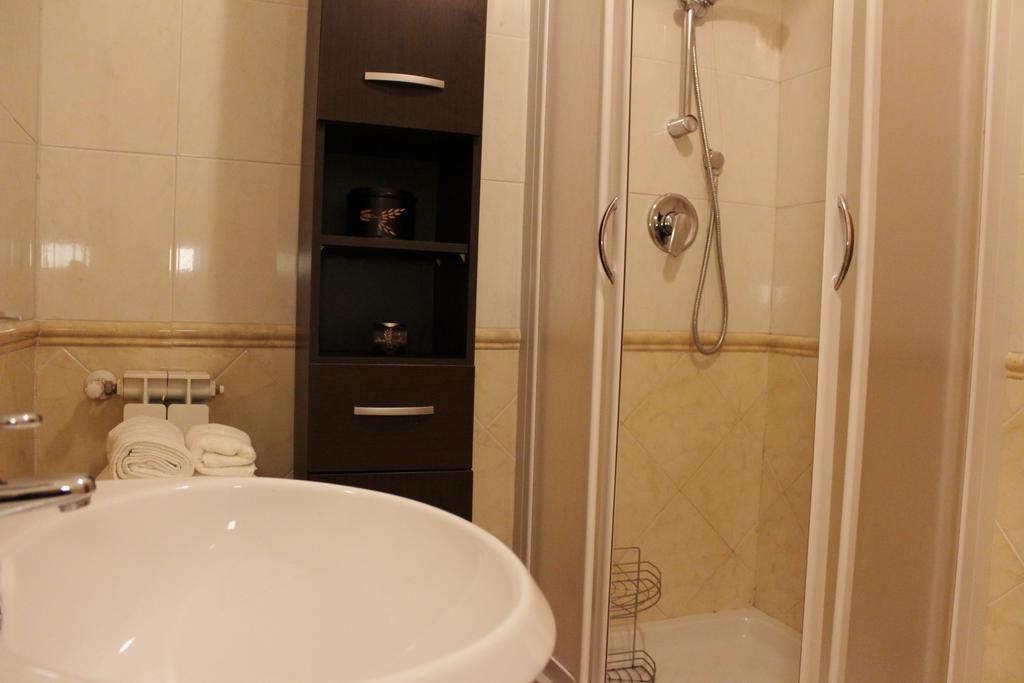 Double Room Private External Bathroom