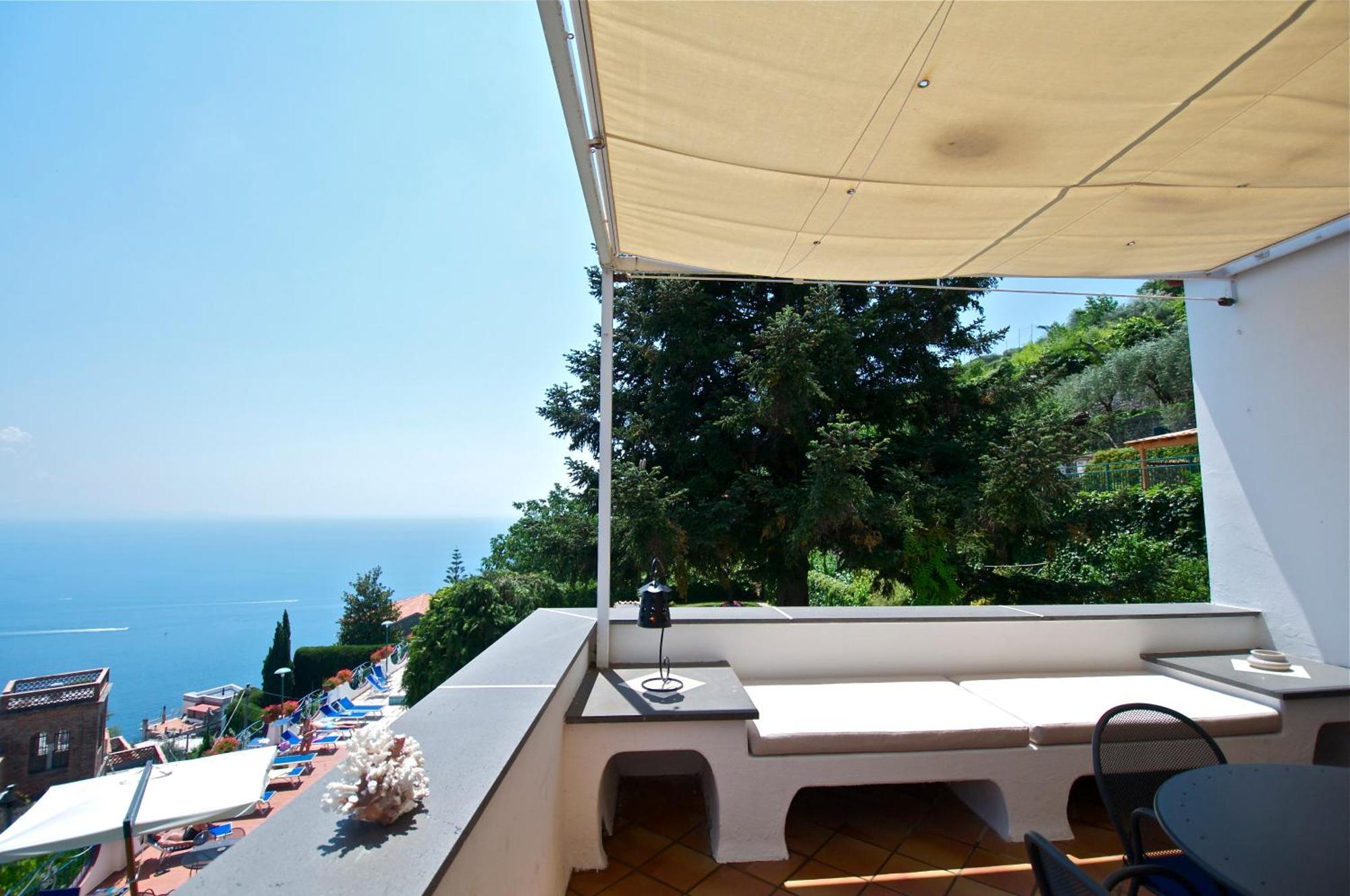 Deluxe Suite Sea View