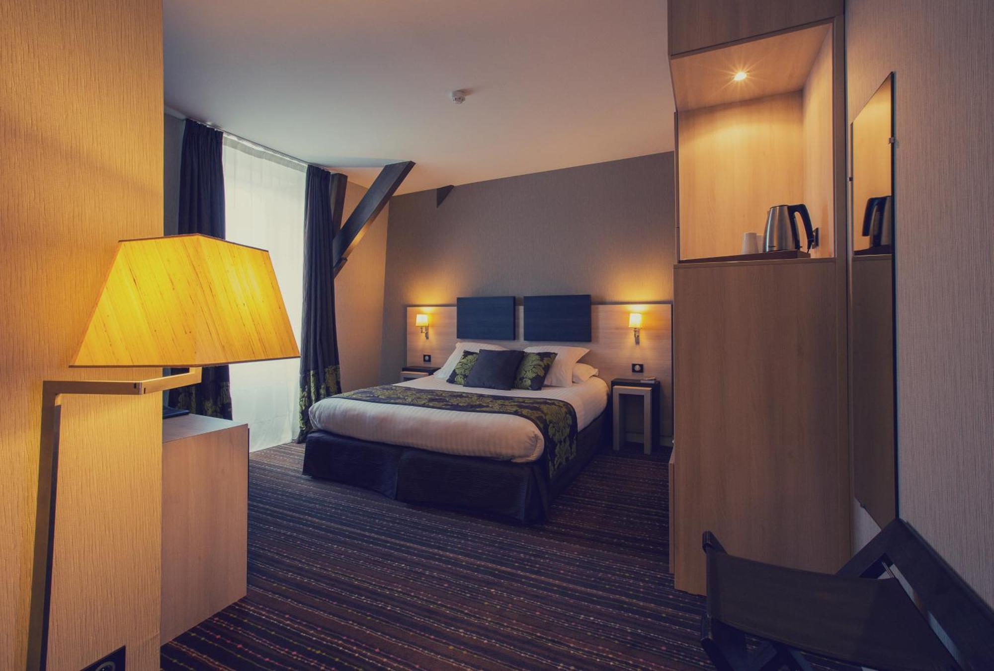 Executive King Suite Living Room