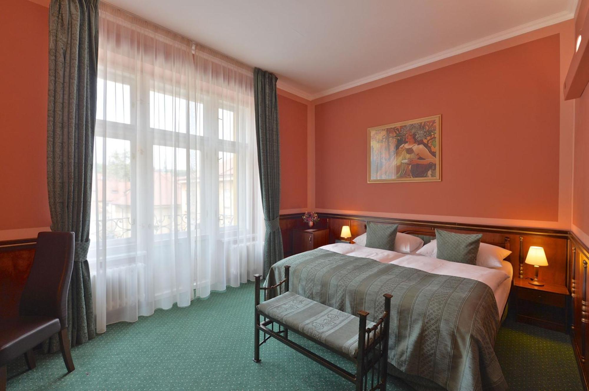 Deluxe Double or Twin Room