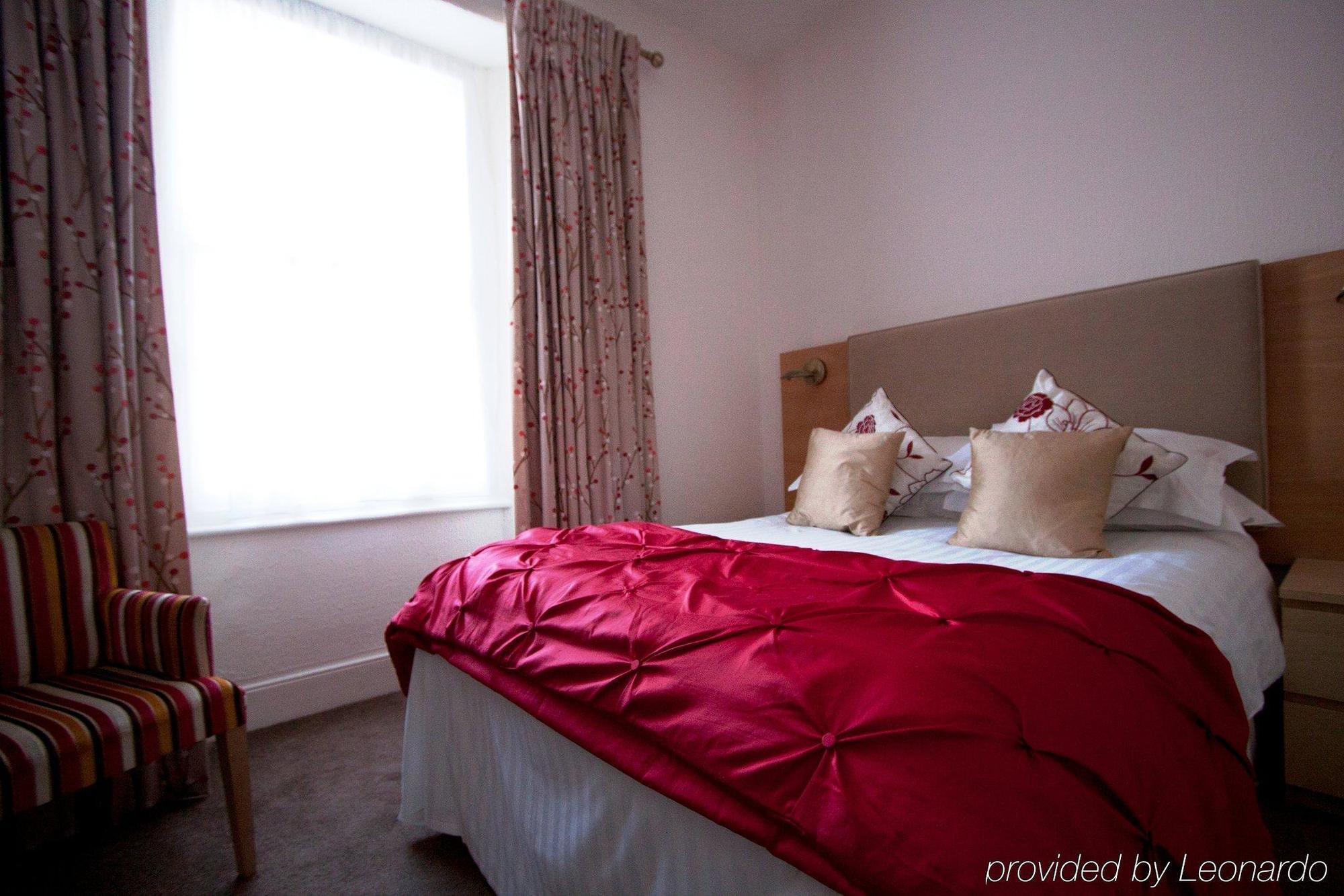 Queen Room with Two Queen Beds and Bathtub - Mobility Access/Hearing Accessible