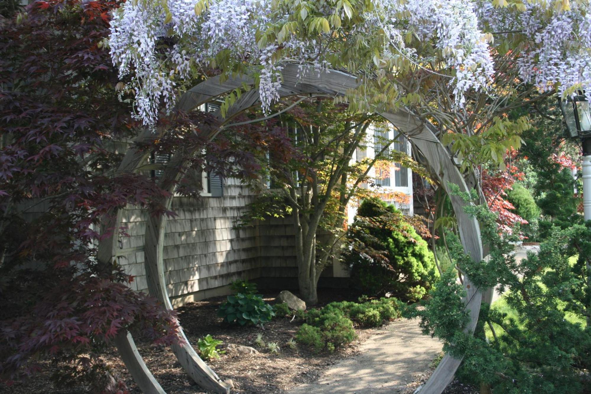 Upper Deluxe Two Bedroom Cottage