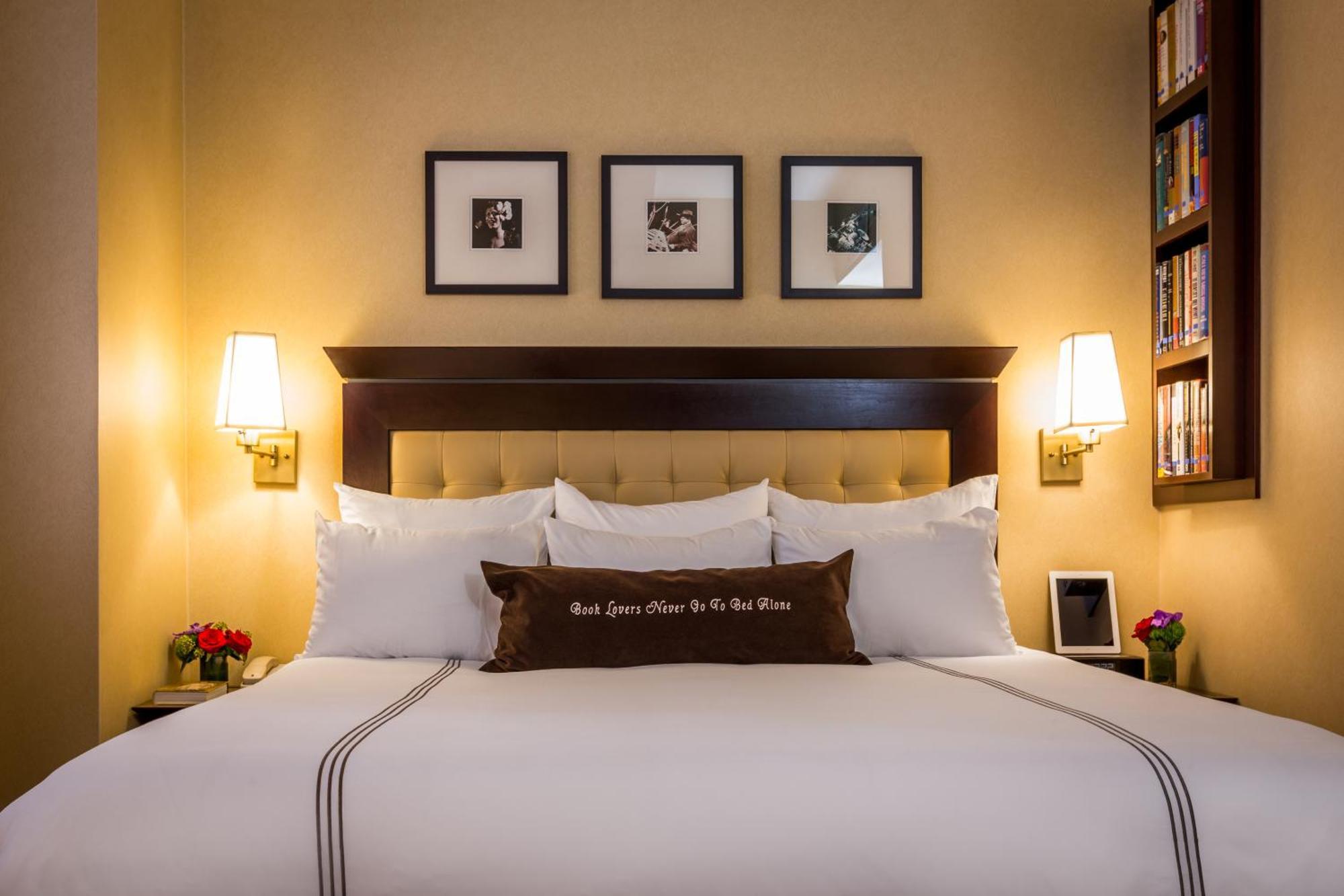 Deluxe Kamer met 1 Kingsize Bed.