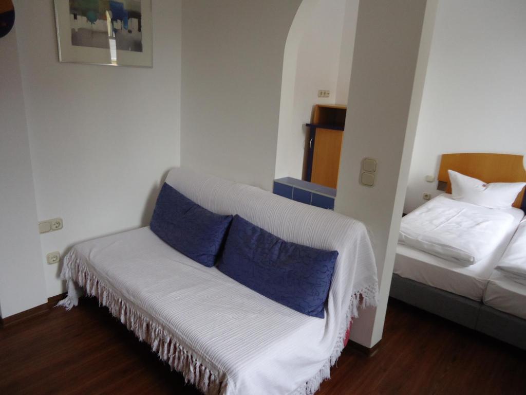 Basic Double Room External Bathroom