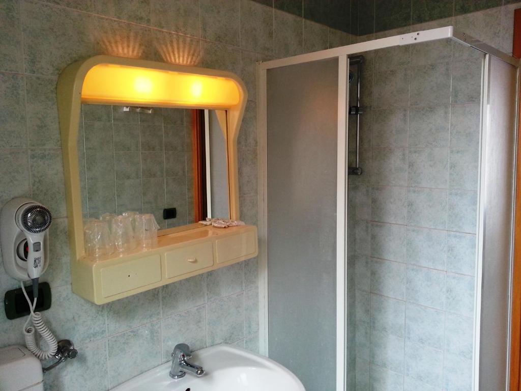 Double Room with Extra Bed,705577516:JPEG