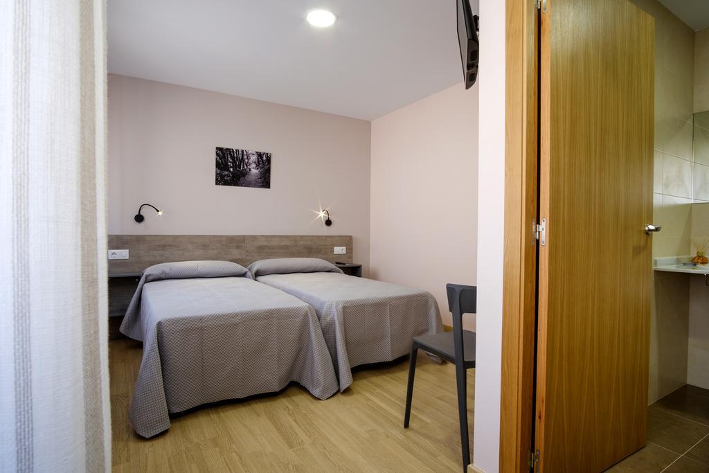 Twin Room Private Bathroom