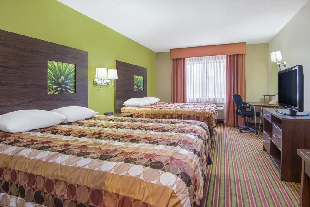 Queen Room with Two Queen Beds - Non-Smoking
