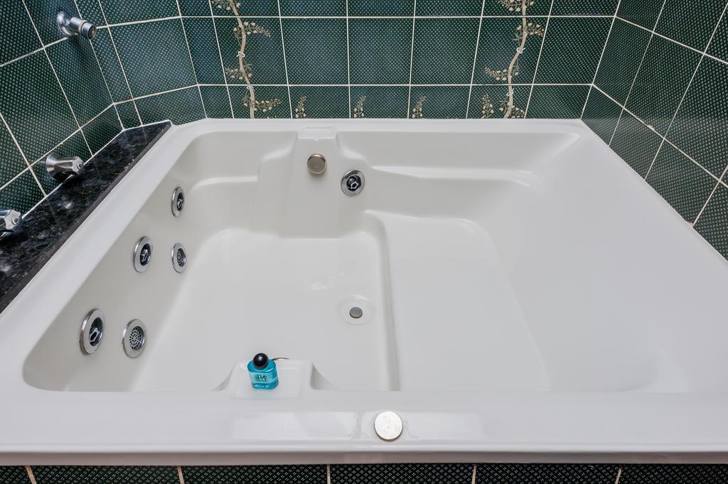 Double Room Spa Bath