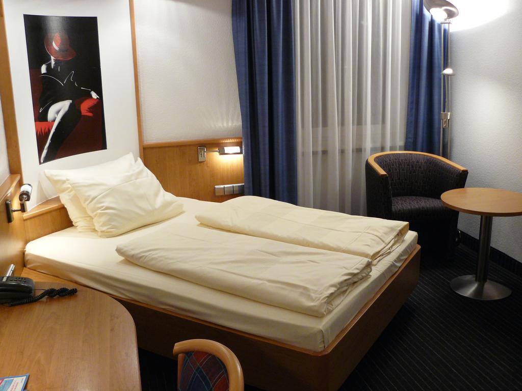 Large Single Room