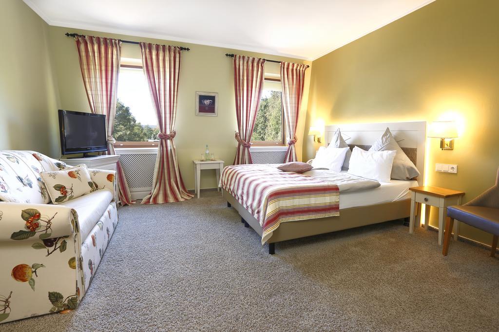 Blesius Garden Room