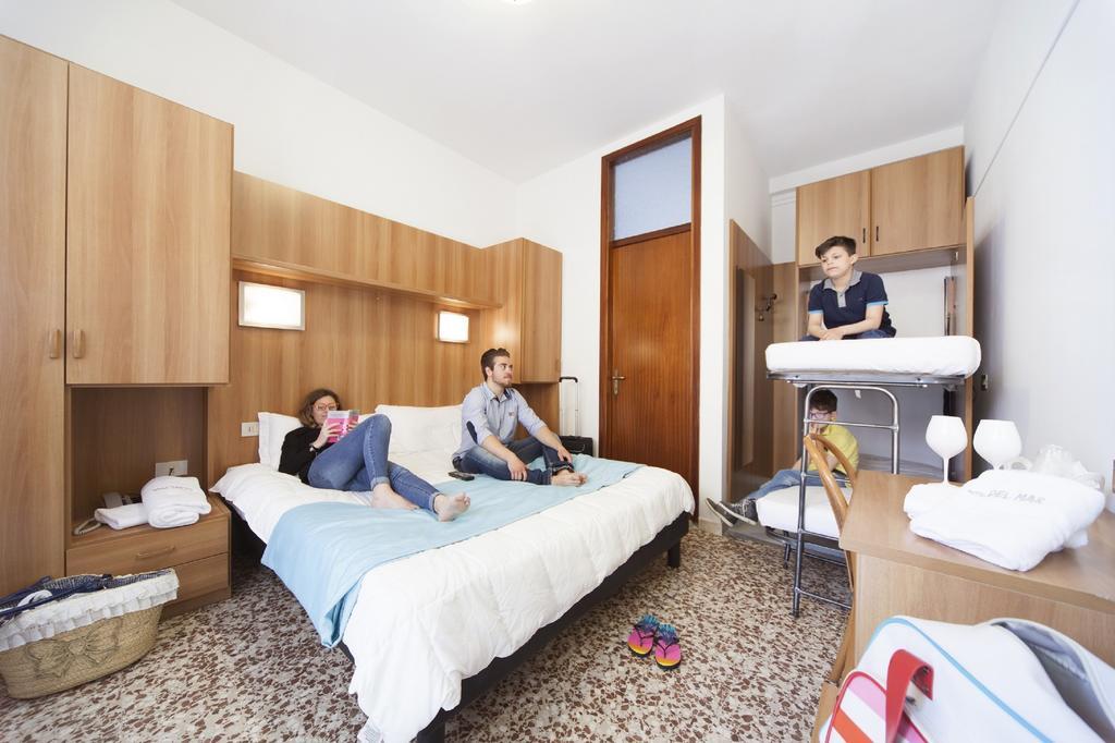 Triple Room,319288397:JPEG