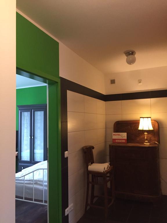 Economy Twin Room
