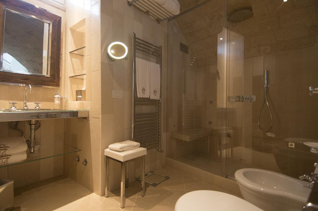 Deluxe King Room Separate Building
