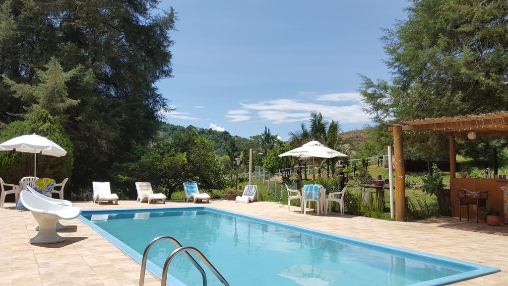 Suíte com Vista para a Piscina