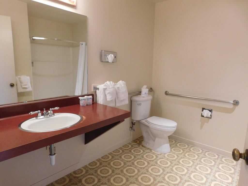 Queen Room Two Queen Beds