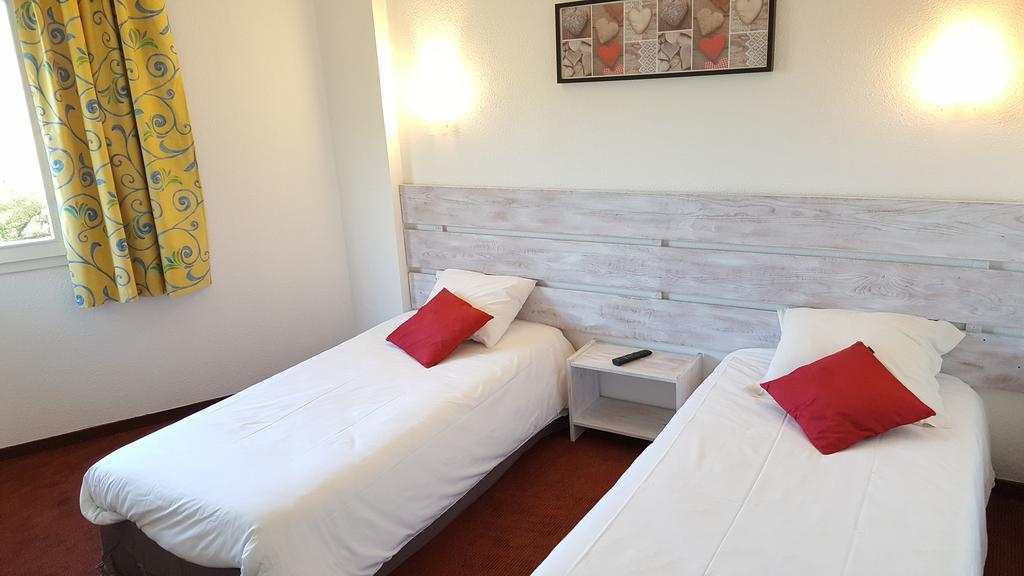 Standard Twin Room,322406239:JPEG