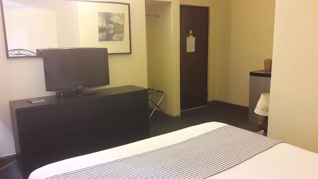 Standard King Room,322640458:JPEG