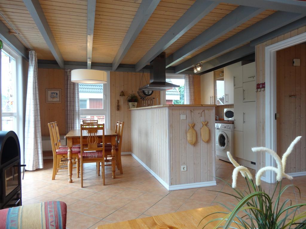 Ferienhaus mit Wasserterrasse 6 Erwachsene 2 Kinder