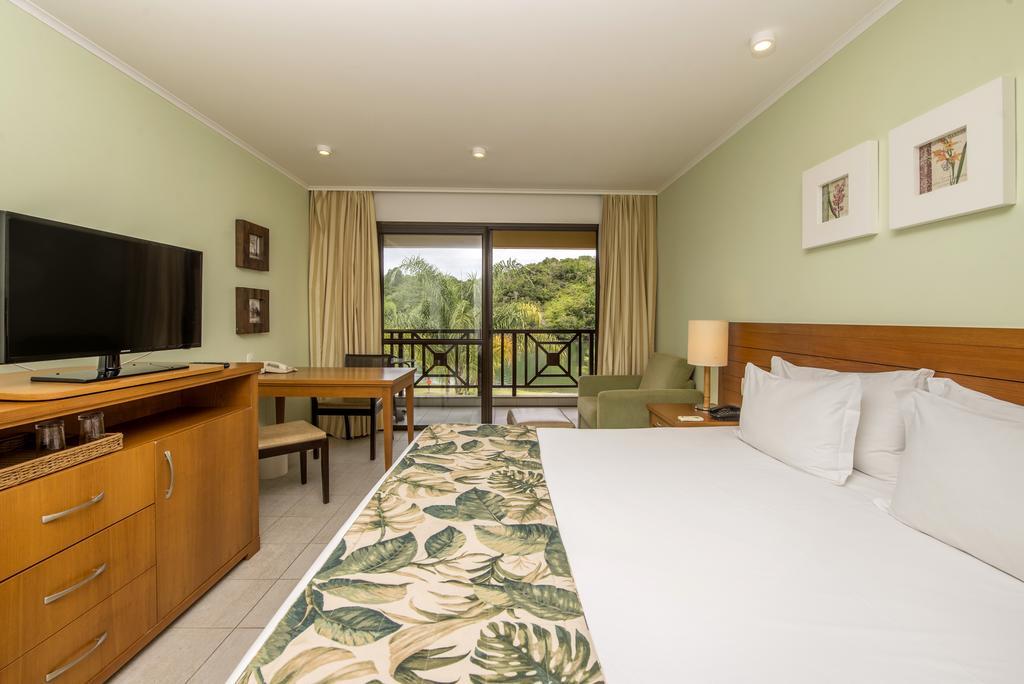 Quarto Duplo Deluxe com Vista para a Piscina
