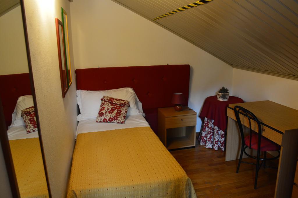 Basic Triple Room