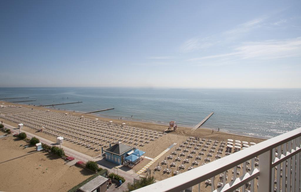 Double or Twin Room Partial Sea View,139707972:JPEG