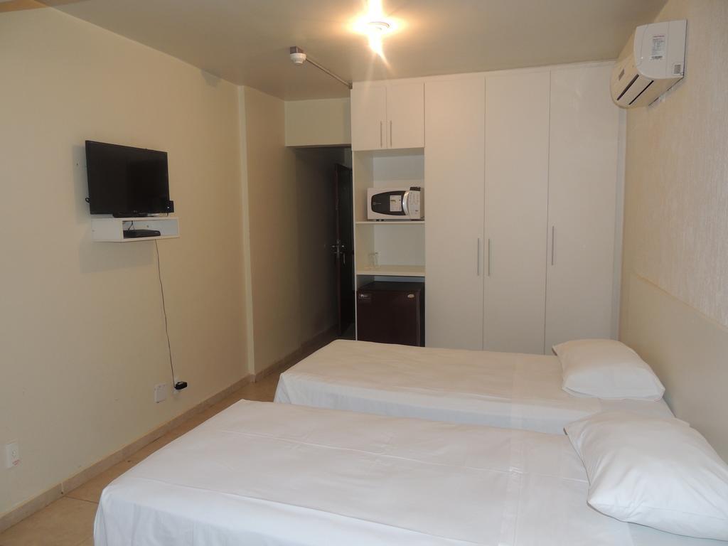 Quarto com 2 Camas de Solteiro