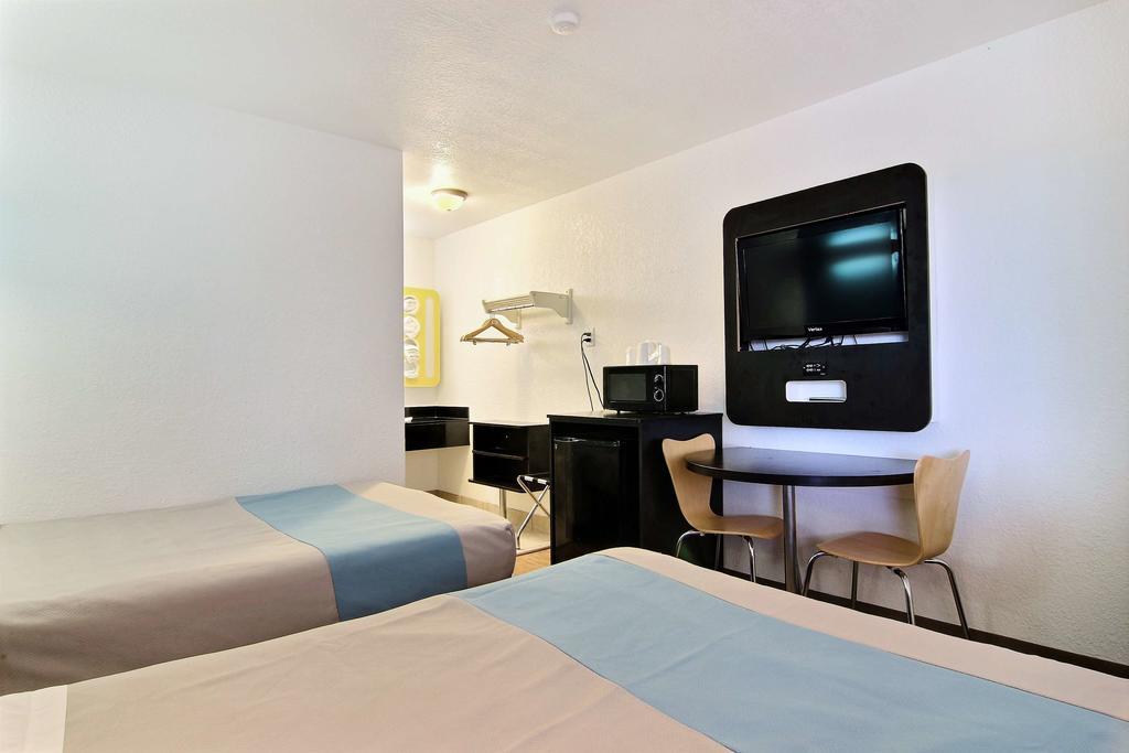 Deluxe Quadruple Room Smoking