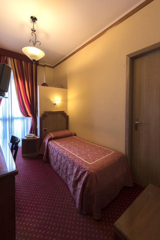 Classic Single Room