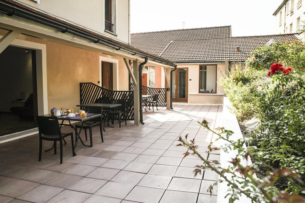 Studio Terrace