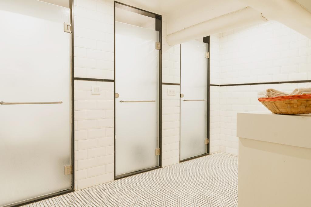 Basic Double Room Shared Toilet Non smoking No Window