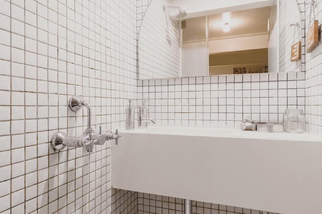 Basic Double Room Shared Toilet Non smoking No Window