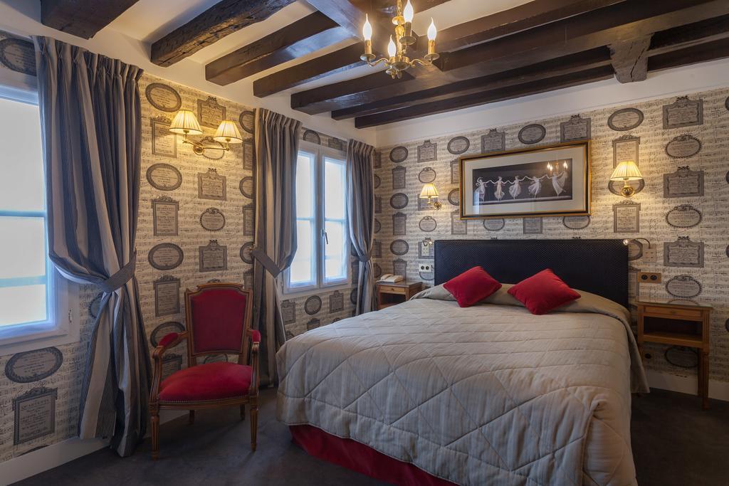 Quarto Duplo Deluxe