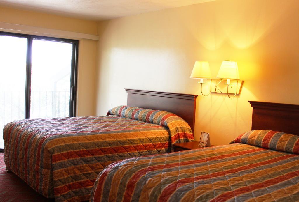 Queen Room Two Queen Beds Non-Smoking