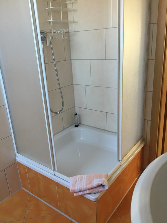 Quadruple Room Shower