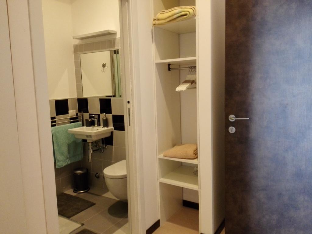 Standard Single Room Shower