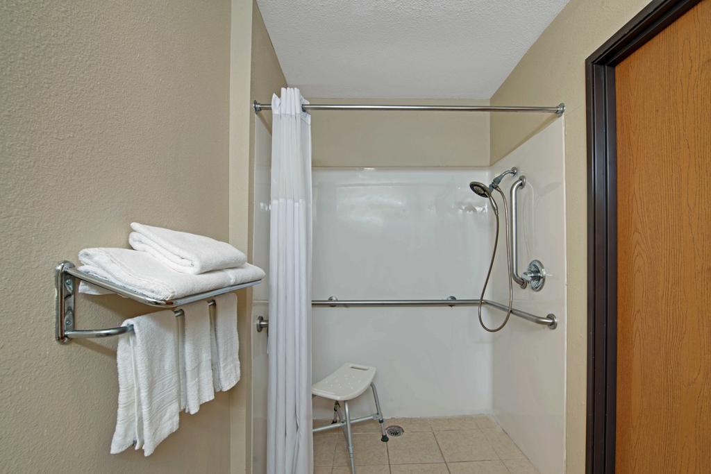 King Room - Disability Access - Non-Smoking