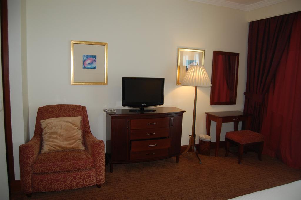 Two-Bedroom Apartment Balcony Maid room