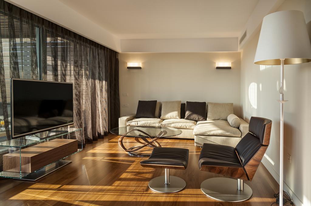 The Luxury Penthouse Suite,328413793:JPEG