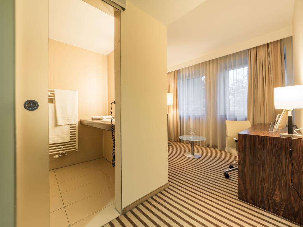 Premium Room Courtyard
