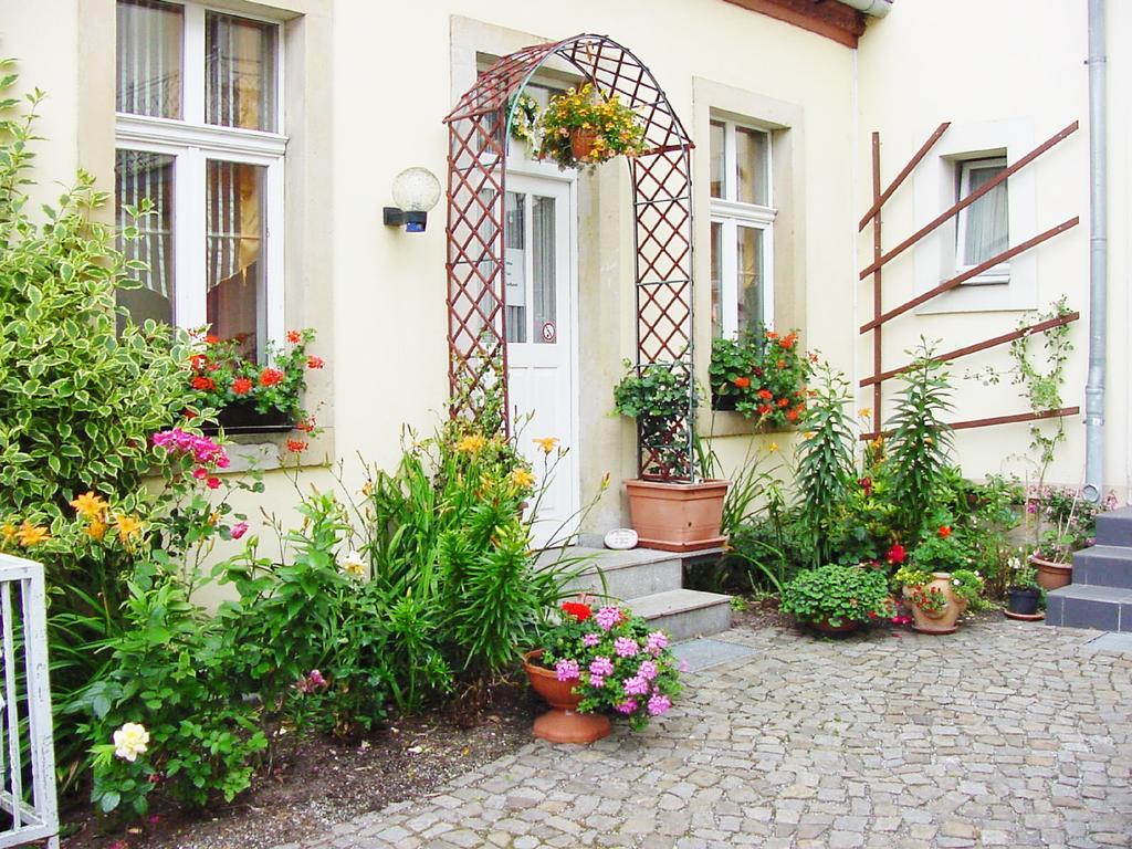 Two-Bedroom House,859078124:JPEG