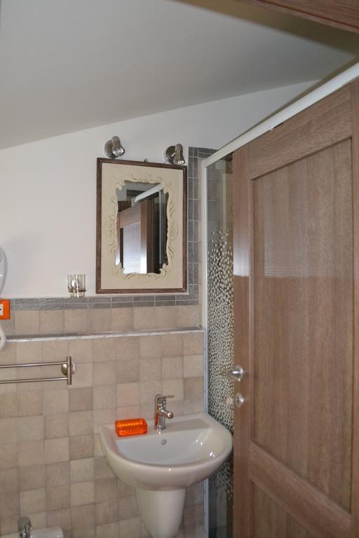 Double or Twin Room Private Bathroom