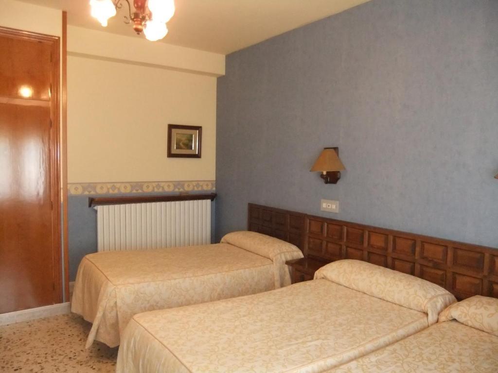 Double Room 2 Extra Beds
