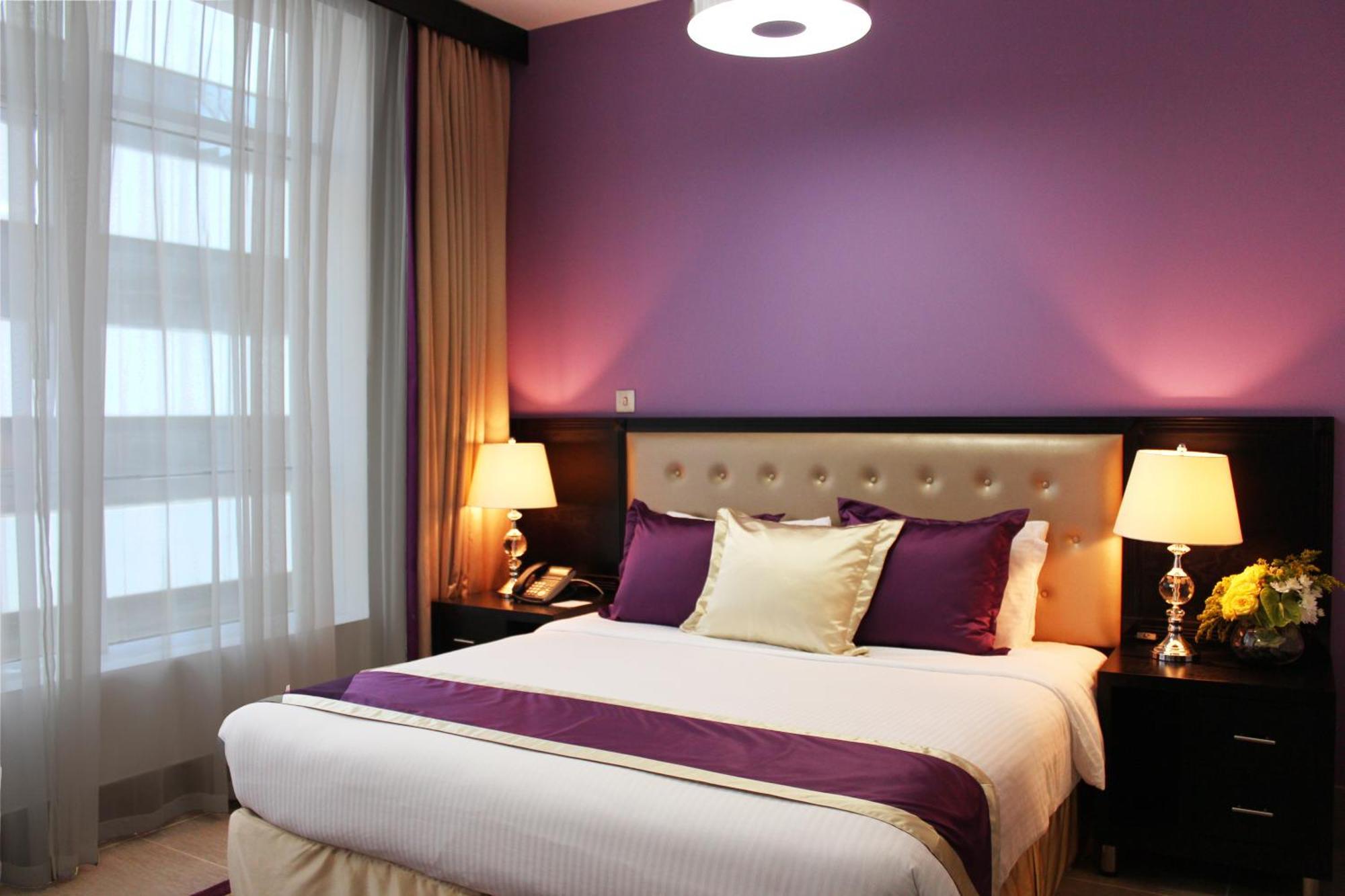 Deluxe Queen One Bedroom Apartment