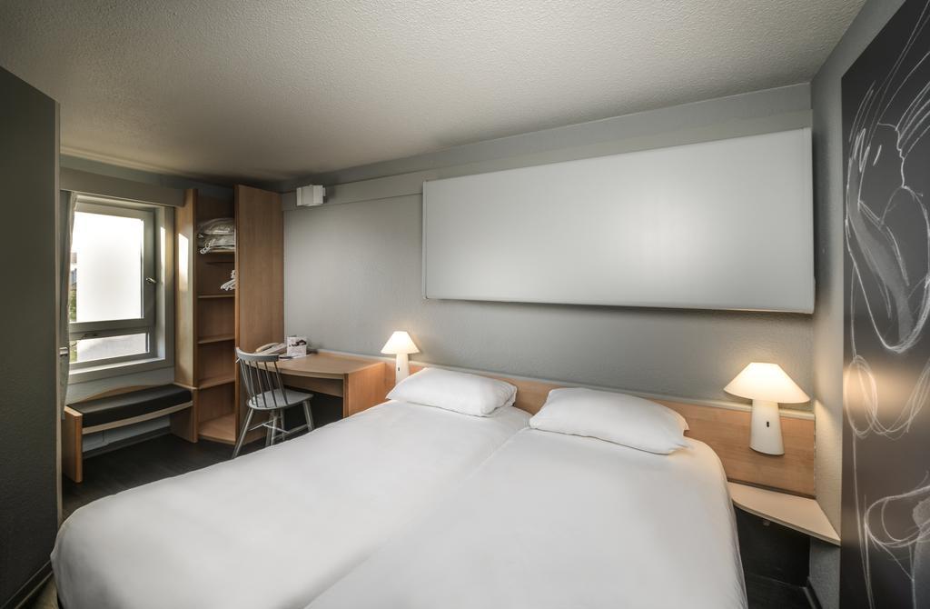 Standard Double Room Two Single Beds