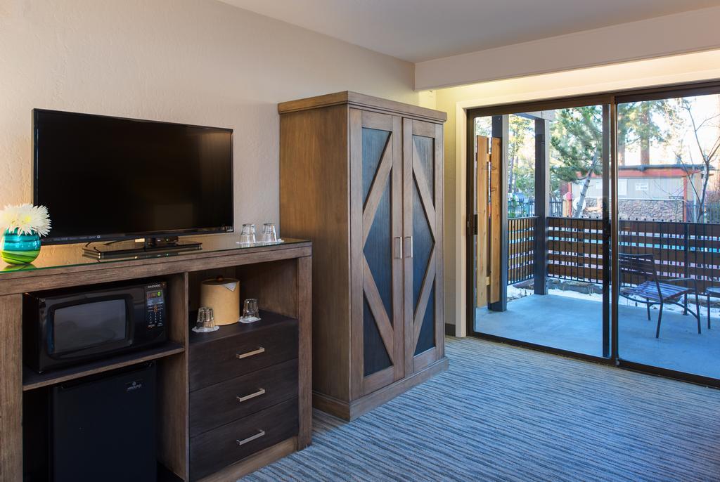 King Room with Roll-In Shower - Disability Access