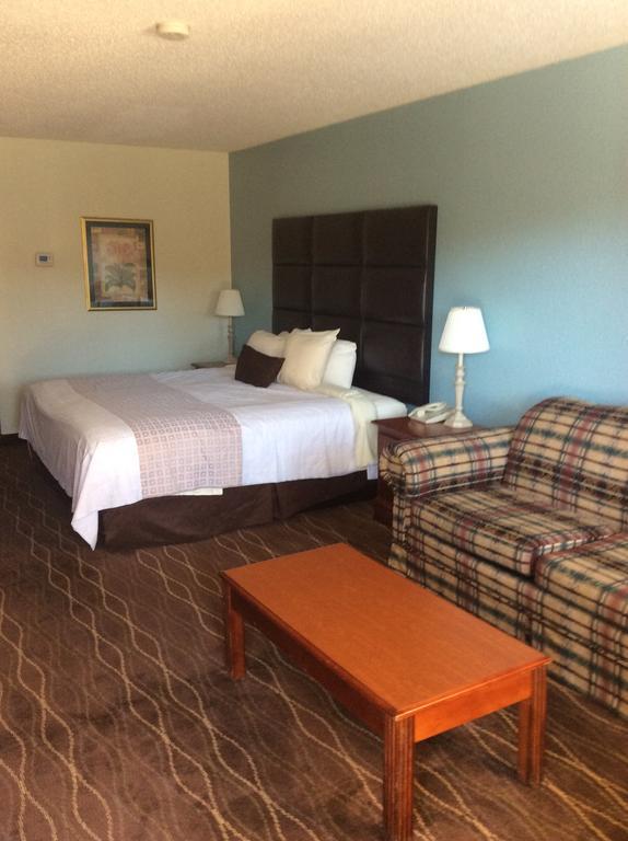 King Room with Tub with Grab Bars and One King Bed - Mobility Accessible/Non-Smoking,1706417771:JPEG